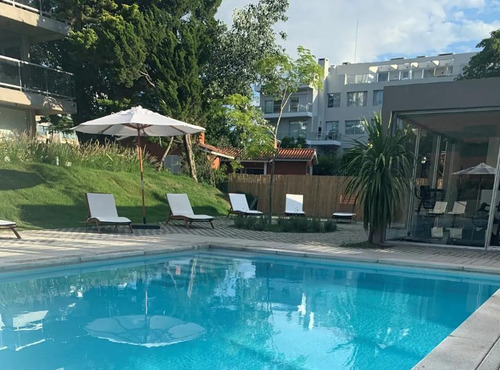 Imagen 17 de 23 de Divino Apartamento En Playa Mansa De 2 Dormitorios Para Alquilar - Solo Febrero