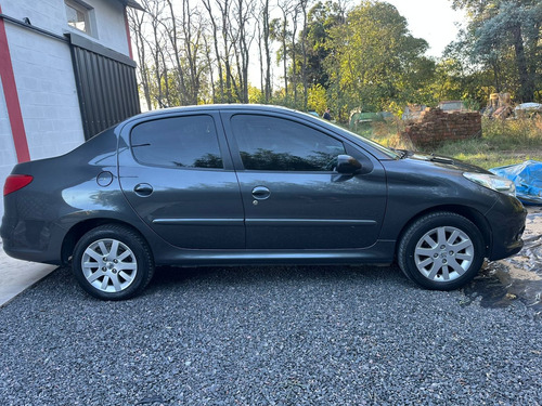 Peugeot 207 1.4 Sedan Allure 75cv