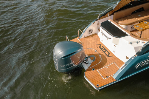 Lancha Azov Z260 14 Pessoas, Maior Cockpit, Com Banheiro!