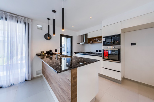 Moderna Casa Docta Etapa 2 Con Pileta