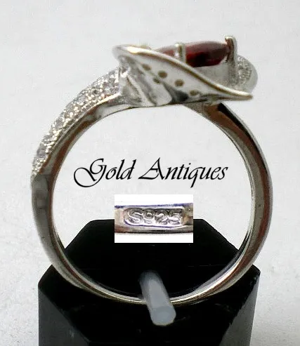 Anillo De Plata 925 Granate Y Zafiros Blancos