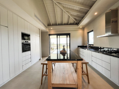 Elegante Casa En Venta Pueblo Mio Chacras De Manantiales (ref: Bpv-8758)