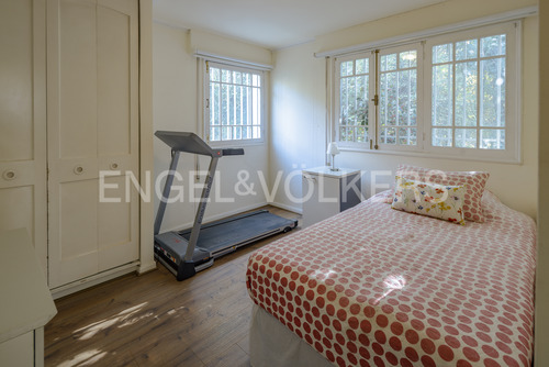 Casa Con Estilo Europeo En El Arrayán
