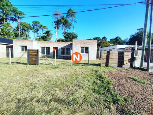 Imagen 2 de 26 de Espectacular Casa De Muy Buena Construcción En Pinares