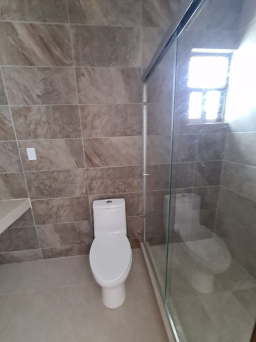 Imagen 8 de 30 de Preciosa Casa En Venta En Cumbres Del Lago