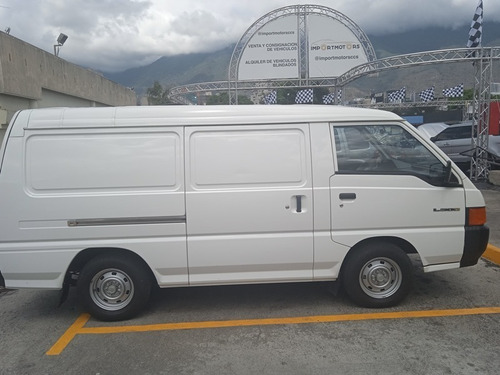 Imagen 7 de 14 de Mitsubishi Panel L300
