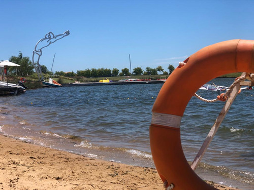 Puertos Escobar - Muelles - Excelente Lote Al Lago Central En Venta.