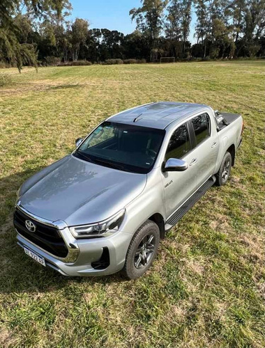 Imagen 7 de 13 de Toyota Hilux 2021 2.8 Cd Srv 177cv 4x2