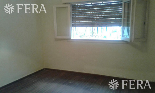 Venta De Casa Para 2 Familias De 3 Ambientes En Wilde Con Cochera (24671)