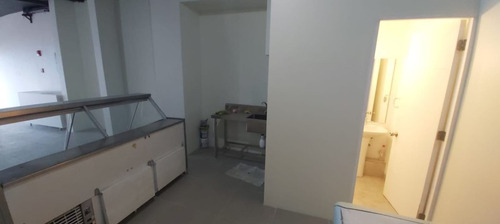 Amplio 54m2 A La Calle /1,5 Mes De Gracia/planta Libre/ Baño