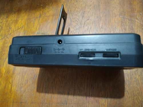Imagem 3 de 7 de Mini Tv Casio Tv Analógica Antiga Portátil (com Defeito)