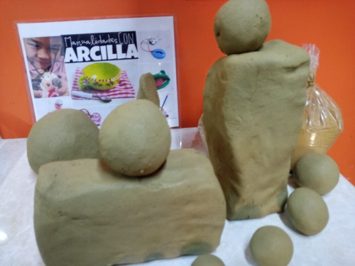 Imagen 2 de 10 de Nuevo 3 Kilos De Arcilla Humectada Para Crear Figuras