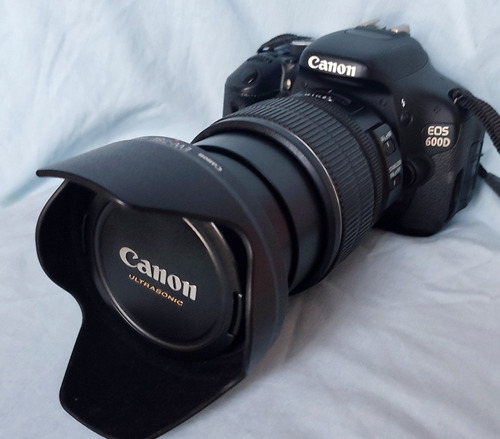 Canon Eos 600d  Con 15 85 F5.6 Macro Como Nueva Sin Detalles