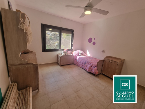 Casa En Venta De 4 Dormitorios + Escritorio Con Tremenda Vista Country 4 Hojas