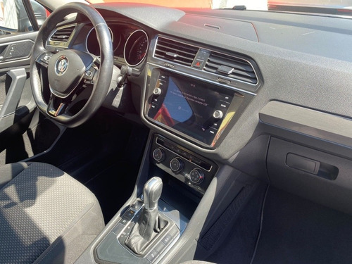 Imagen 9 de 15 de Volkswagen Tiguan 2018 1.4 Comfortline Plus At
