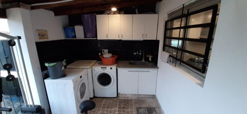 Imagen 15 de 30 de Casa En Venta - Castelar Norte - Parque Sayago - 4 Ambientes - Con Parque Y Piscina - Permuta