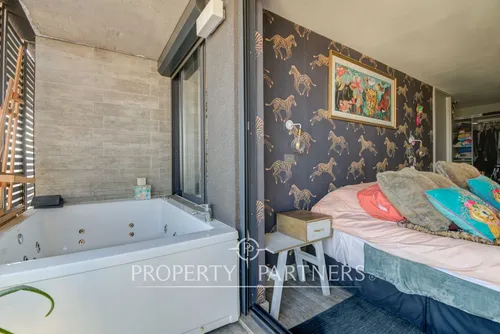 Penthouse Dúplex Con Vista Despejada En Moderno Ed...