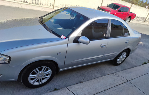 Imagen 6 de 12 de Renault Scala 2012