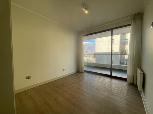Depto. Frente A Metro Los Dominicos. 2 D+2 B. Cod 41100