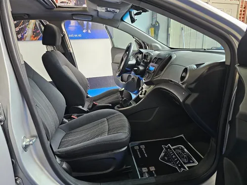 Chevrolet Sonic LT 1.6 MT