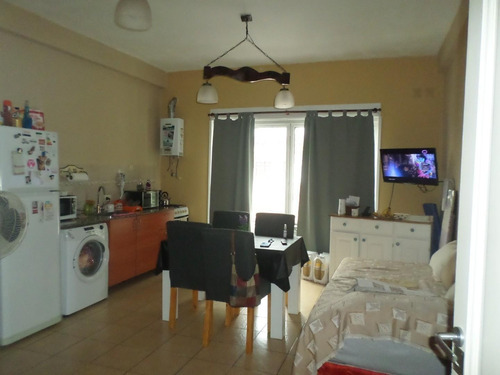 Imagen 3 de 8 de Muy Buen Ph De Dos Ambientes En Villa Adelina