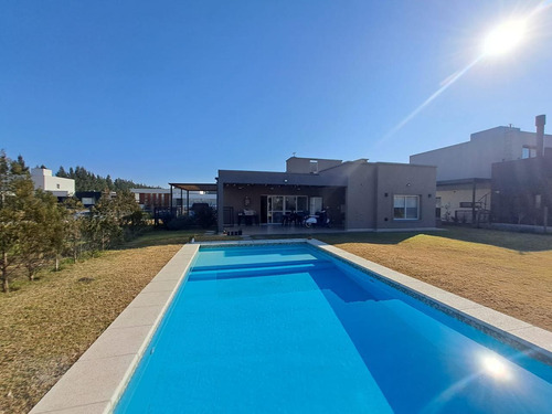 Casa De 4 Ambientes Con Pileta En Santa Ines!!! Se Alquila Amoblada!!!