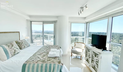 Tus Mejores Vacaciones A Pasos Del Mar, Look Brava, Playa Brava, Punta Del Este