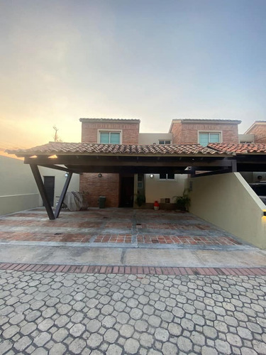 Townhouse Amoblado ,planta , En Guataparo Valencia Klu2