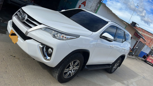 Toyota Fortuner 2.7l Mid