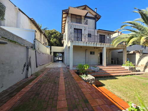 Casa Con Potencial Comercial Y Residencial Amplios Espacio