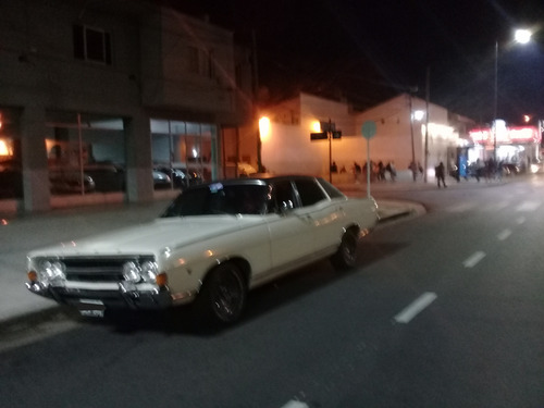 Ford Fairlane Ltd V8