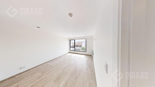 Triplex De 4 Ambientes A Estrenar En Villa Primera, Patio Y Parrila