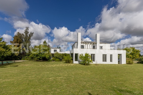 Casa En Venta En Barrio Privado La Tahona Id 4179