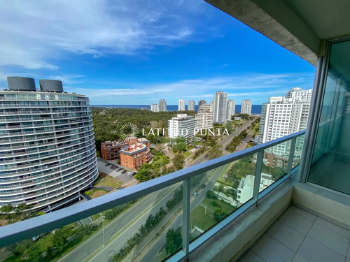 Apartamento De 3 Dormitorios Con Vista Al Mar