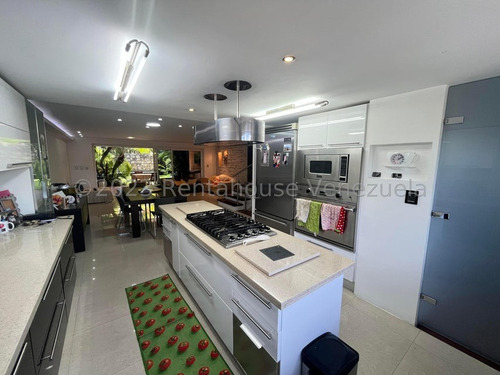 Espectacular Town House En Excelente Clima De Montaña En El Hatillo. #24-6932