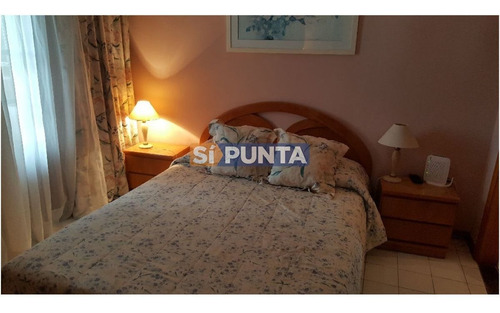 Imagen 12 de 27 de Apartamento De 2 Dormitorios Y 2 Baños A 1 Cuadra De Gorlero, Con Gran Terraza Y Parrillero Propio.