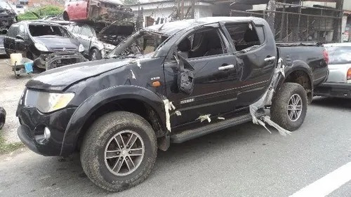 Imagem 2 de 2 de (09) Sucata Mitsubishi Triton V6 4x4 2014 (retirada Peças)
