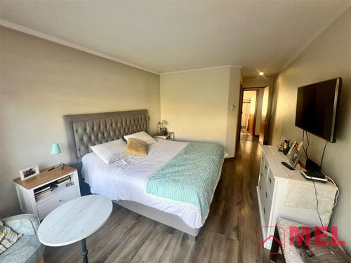 Casa En Arriendo De 4 Dorm. Mas Serv En Chicureo