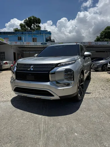 Mitsubishi Outlander Se 2022 Gris