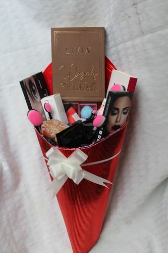 Ramo De Cosmeticos (kylie, Huda, Meet I Brochas | Envío gratis Ramo De Cosmeticos (kylie, Huda, Meet I Brochas | Envío gratis