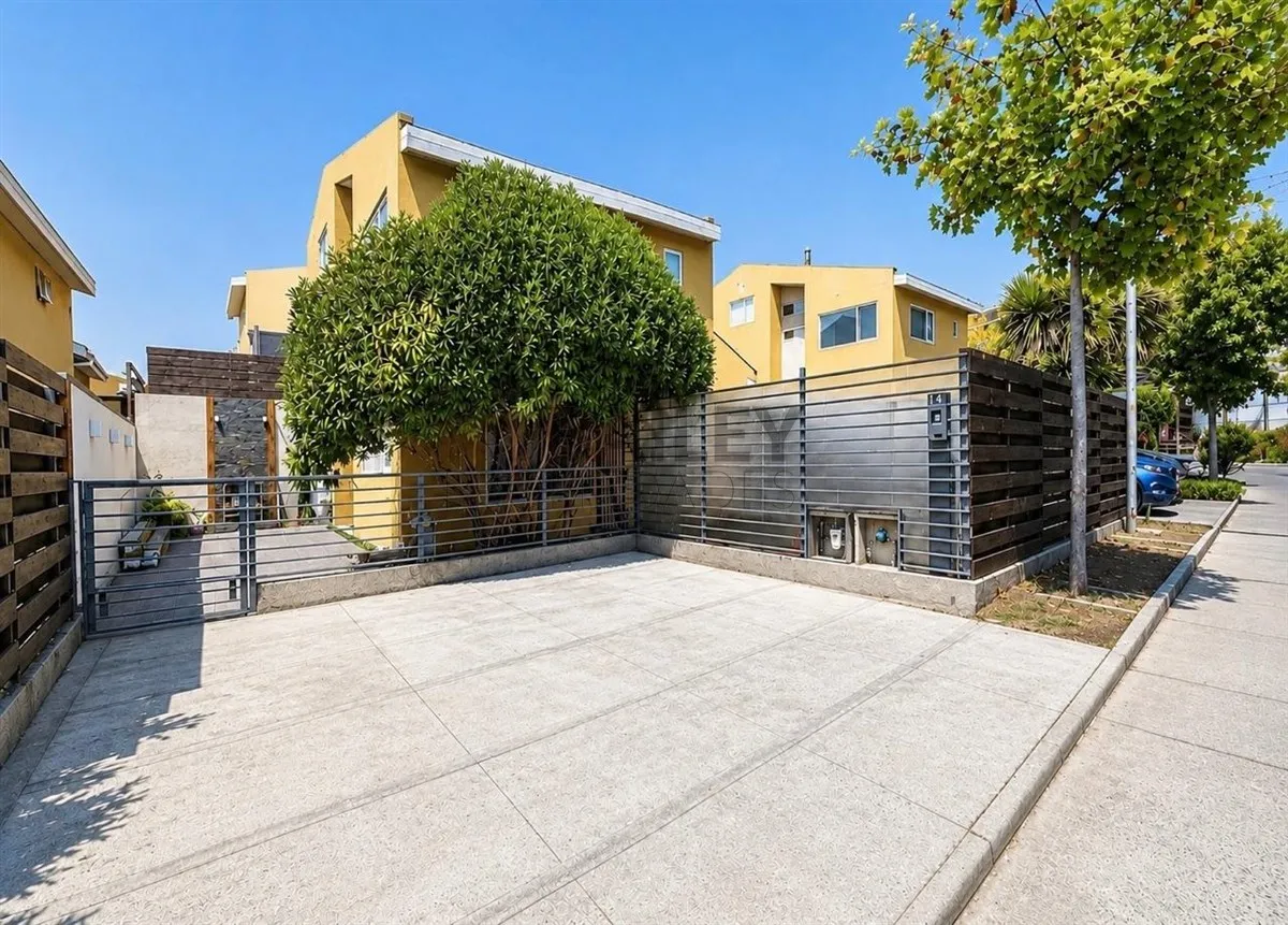 Imagen 1 de 25 de Condominio En Jardín Del Mar 4d/3b/2e 10.900 Uf