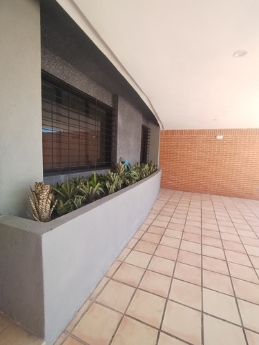 Apartamento En Alquiler El Peñon. Semi Equipado Con Terraza