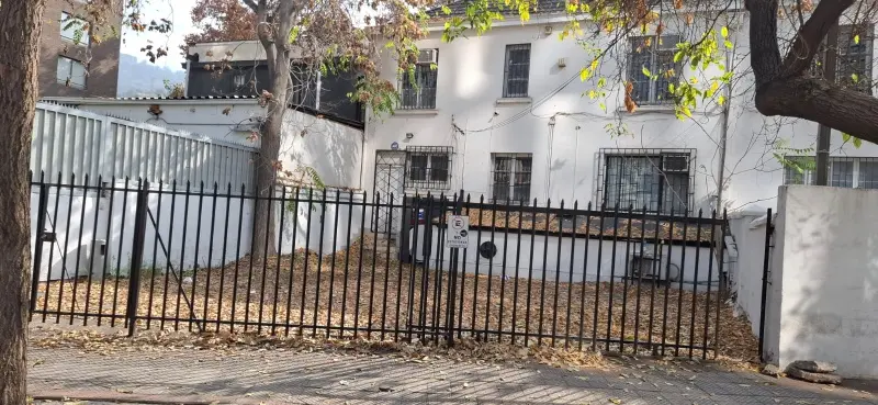 Imagen 2 de 11 de Se Vende Amplia Casa En Manuel Montt