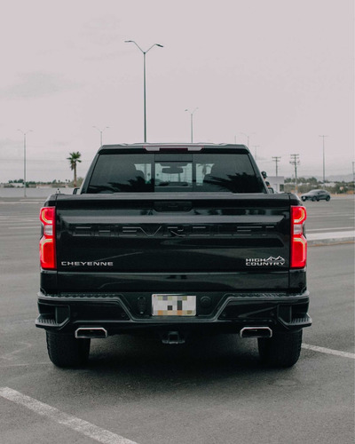 Imagen 4 de 15 de Chevrolet Cheyenne 6.2 2500 Doble Cab High Country 4x4 At