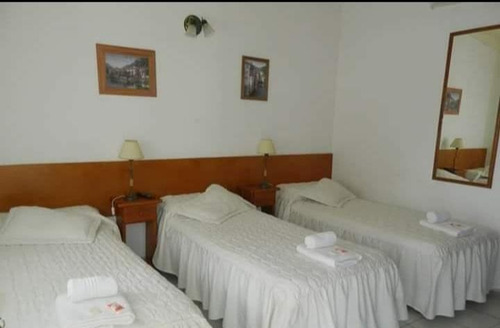 Edificio Comercial En Venta - 8 Dormitorios 7 Baños - Cochera - 1720mts2 - San Miguel Del Monte