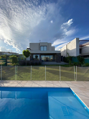 Imagen 16 de 27 de Venta Casa B° Palmares Valley