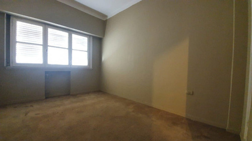Imagen 3 de 12 de Departamento De 3 Ambientes En Colon Y Corrientes