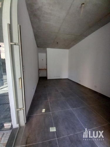 Imagen 4 de 30 de Local Comercial En Venta, Rodriguez Al 1000,- Macrocentro