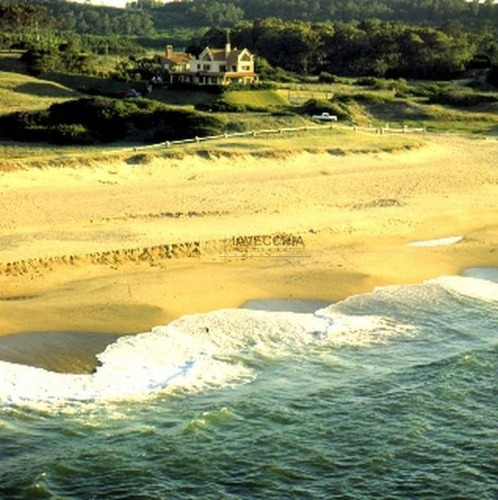 Imagen 5 de 30 de Venta De Casa De 5 Dormitorios En Las Grutas Frente Al Mar