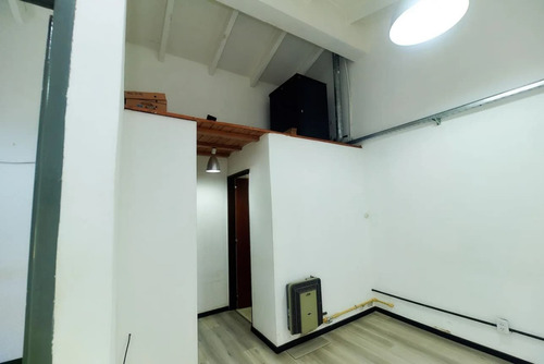 Excelente Casa Con Oficina Independiente Al Frente. Quilmes